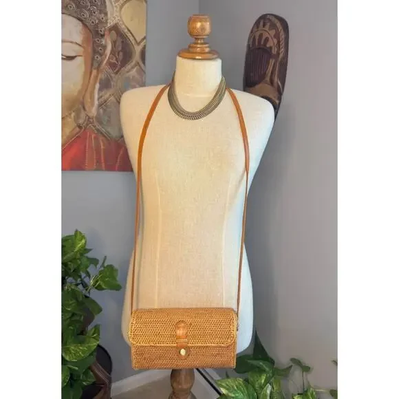 Vintage Bali Rattan and Leather Envelope Crossbody Bag - Picture 3 of 10
